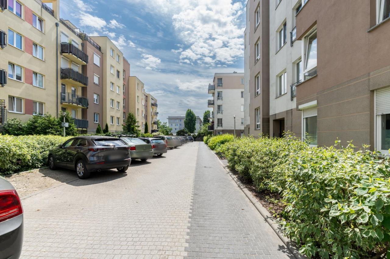 Cozy Apartment Karpia 17 With Terrace In Poznan By Noclegi Renters Exterior photo